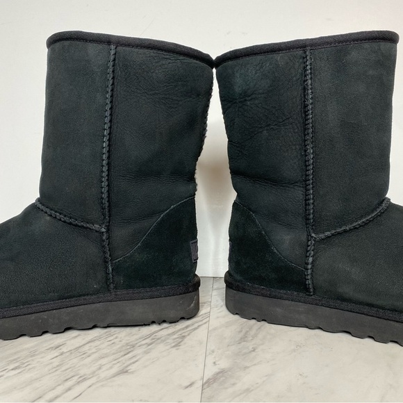UGG Classic Short Black Winter Boot 9 - Picture 6 of 14